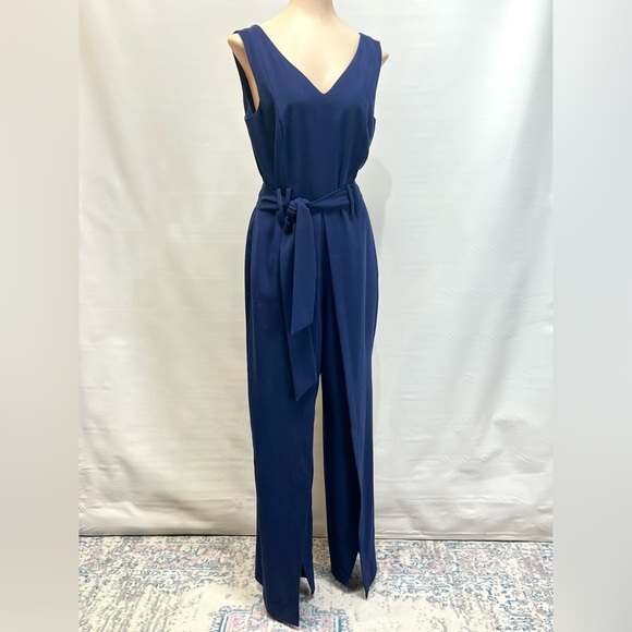 TAHARI Navy blue double V neckline sleeveless jumpsuit size 4. - Picture 4 of 16